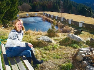 Feuerplatz und Schwimmteich