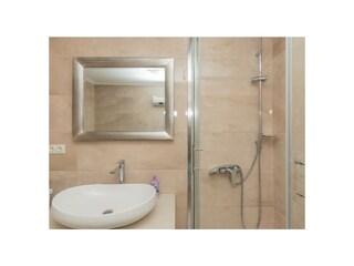 Villa Zmijavci Características 51