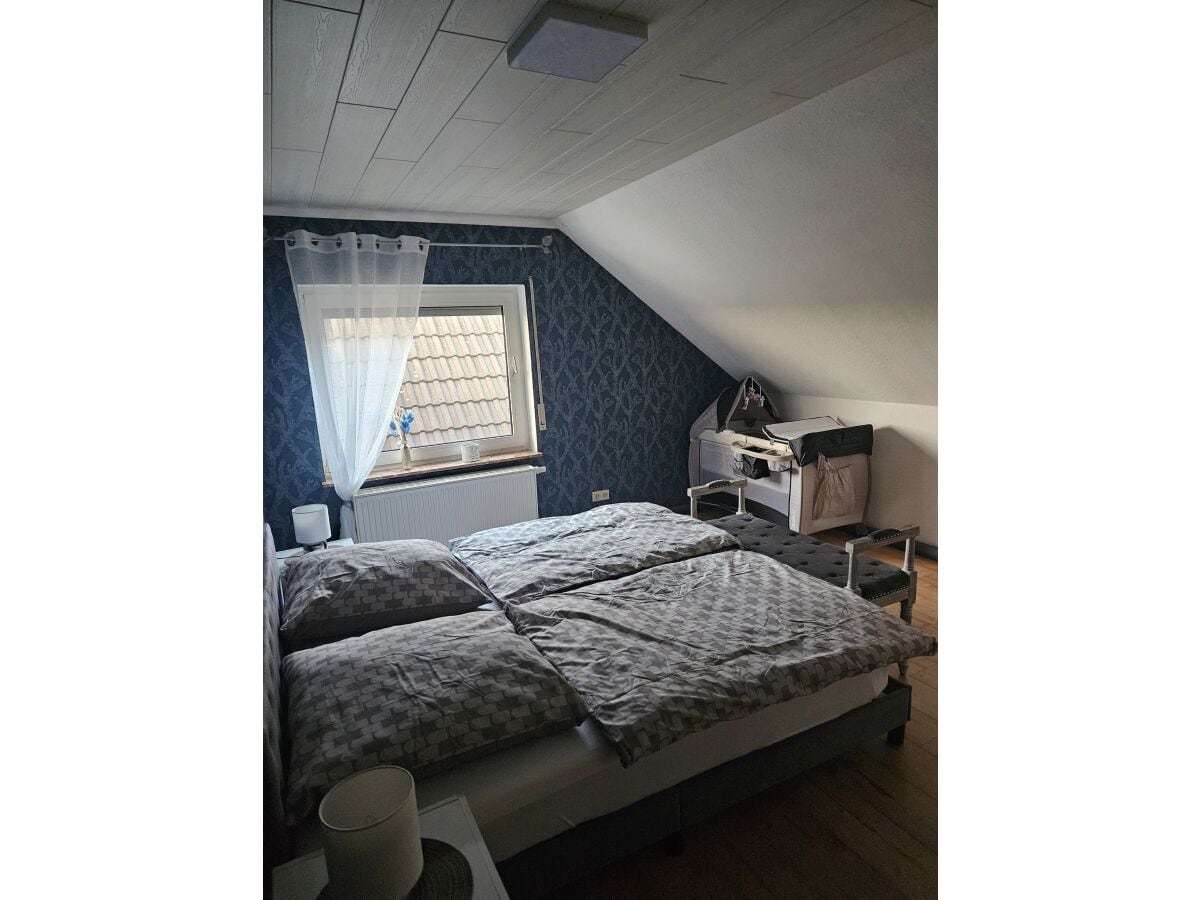 Großes Schlafzimmer