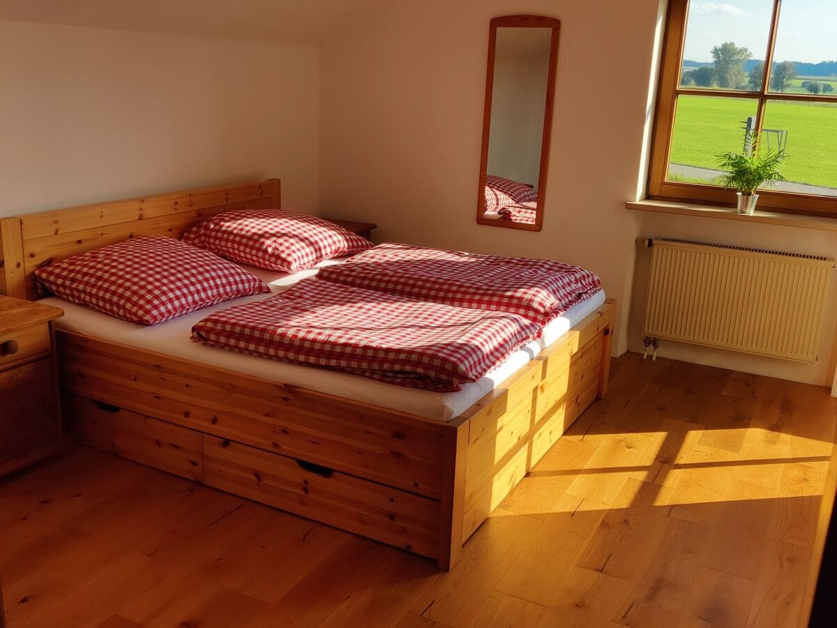 Schlafzimmer mit Balkonzugang