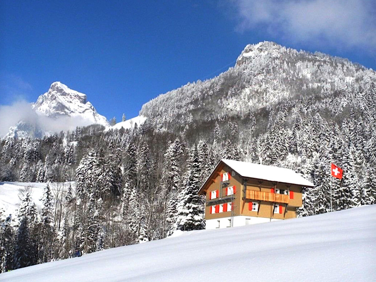 Haus mit kleinem Mythen