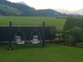 Rattanhängesessel-Garten-Pension Pirhofer