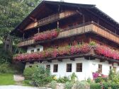 Hansler Appartements_Alpbach_Hausansicht Sommer