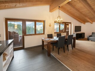 Natural_ Deluxe_Apartment_Alpbach_Essbereich