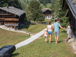 Museum Tiroler Bauernhöfe Kramsach Familie Sommer