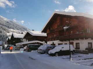 Moaeben Alpbach. Hausansicht vom Dorf