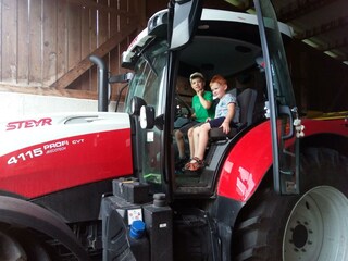 Traktor_Denggalahof_Bauernhof_Tiere