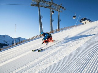 Ski Juwel Alpbachtal Wildschönau Skifahrer