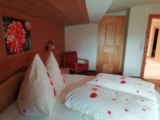 Schlafzimmer 2