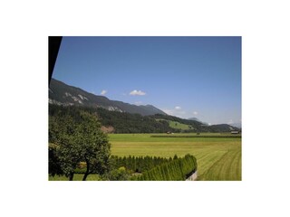 Ferienwohnung_Kramsach_Wohnzimmer-Aussicht