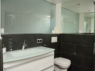 Ferienwohnung_Kramsach_Alpachtal_Badezimmer
