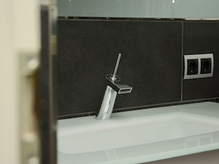Ferienwohnung_Kramsach_Alpachtal_Waschtisch