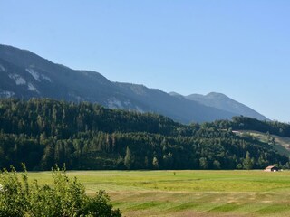 Ferienwohnung_Kramsach_Ausblick auf Felder