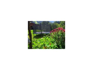 Wörglerhof, Garten mit Trampolin