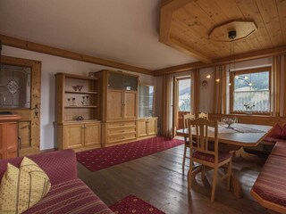 Moaeben Alpbach. Wohnung Panorama Wohnzimmer