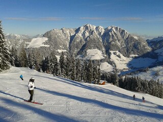 Moaeben Alpbach. Gratlsitzblick im Winter