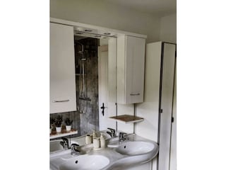Ferienwohnung-Rosa-Muenster-Alpbachtal-Badezimmer-