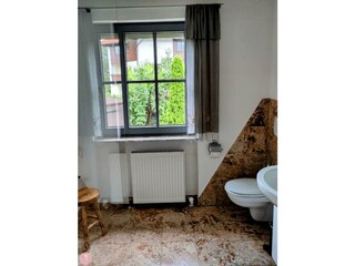 Ferienwohnung-Rosa-Muenster-Alpbachtal-Badezimmer-