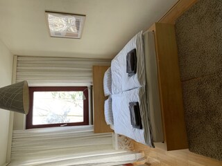 Haus Amalia_Alpbachtal_Kramsach_Schlafzimmer (2)