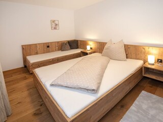 Schlafzimmer 3 Betten