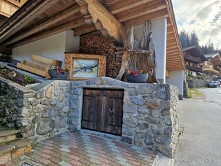 Haus Frei-Nagele_Alpbachtal_vor dem Haus