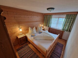 Haus Frei-Nagele_Alpbachtal_Zimmer mit Doppelbett