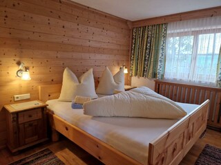 Haus Frei-Nagele_Alpbachtal_Zimmer mit Doppelbett