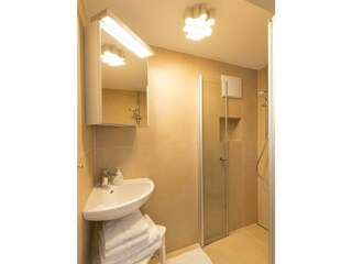 Dusche im Doppelzimmer