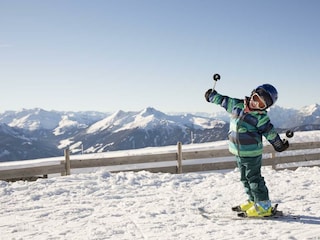 Kind am Wiedersbergerhorn_Foto Alpbachtal Tourismu