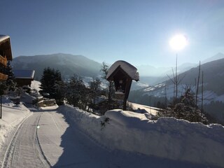 Blick vom Parkplatz Richtung Dorf