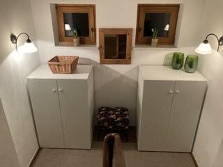 Alpbachtal Villa Riedhart Garderobe 01