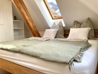 Alpbachtal Villa Riedhart Schlafzimmer 05