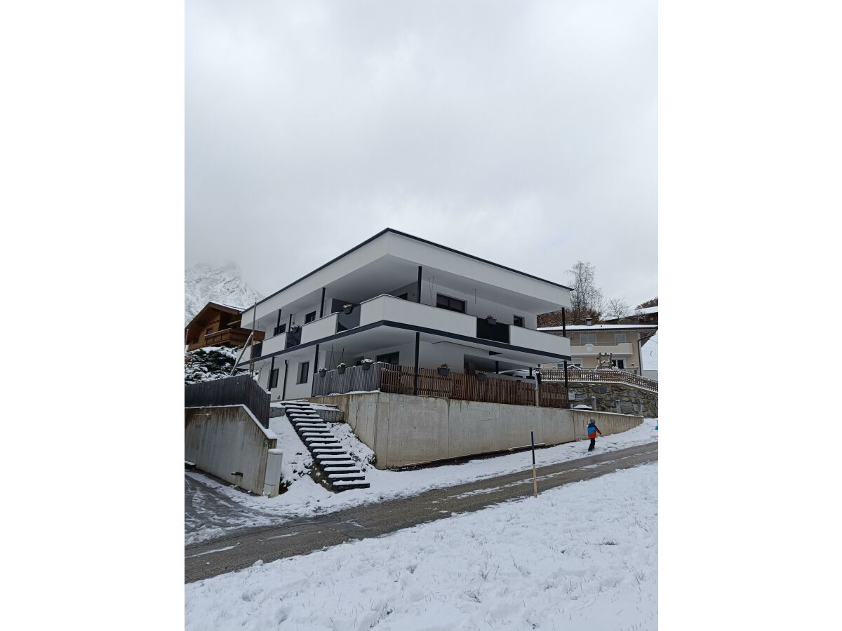 Kathrins_Alpbach Hausansicht Schnee