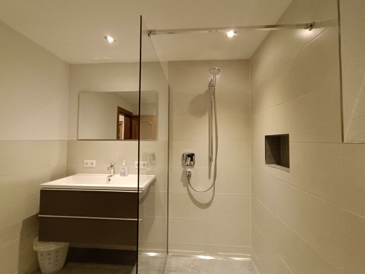 Kathrins_Alpbach Badezimmer Dusche