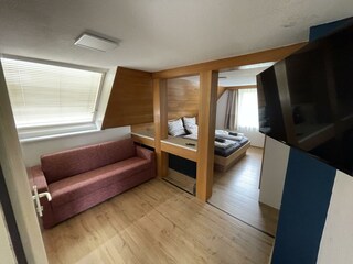 0E0991B4-926A-47FF-8583-AE5531377A86