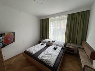 41B18B7C-0452-48BC-9F5D-90052E5737A5