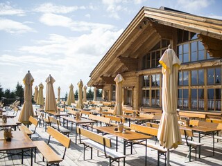 50A2C6D8-262A-4D27-9A36-B49632229E42