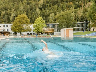 3EB3FF9D-5BDD-4070-8249-FF0FF14827F6