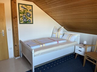 Bett  1,2 m x 2,0 m