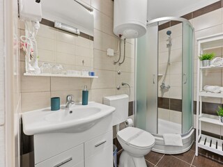 Apartment Zlarin Ausstattung 21