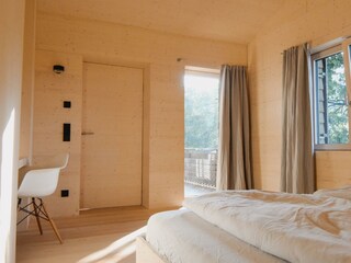 Schlafzimmer 2 mit Schreibtisch