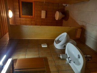 separate Toilette Untergeschoß