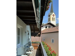 Blick vom Balkon Richtung Kirchturm