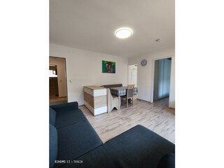 Wohnzimmer mit Essbereich