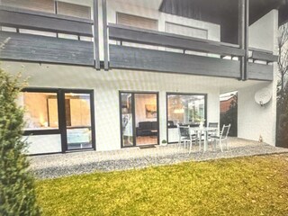 Garten und Außenansicht