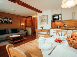 Gemütliches helles Wohnzimmer