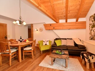 Wohnzimmer unterm Dach