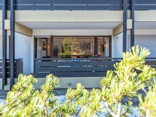 Balkon mit Türe zur großen Terrasse