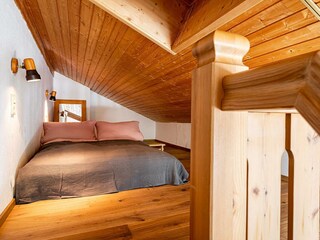 Doppelbett auf der Galerie