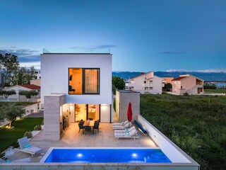 Villa Nin Outdoor Recording 17